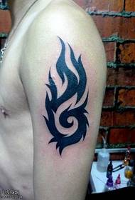 brazo guapo Totem tatuaje patrón
