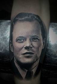 una serie di classici tatuaggi totem ritratto classico