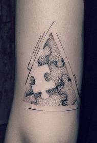 earmpunt swartgriis geometryske tatoeage foar jittik