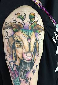 kulay ng deer head arm tattoo larawan ay napaka-chic