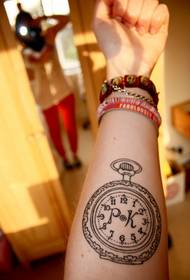 dívčí paže kapesní hodinky tetování obrázky