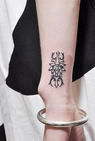 Schéinheetsarm klenge Diamant 杵 Tattoo Muster 17468 - Arm Ink Fan Tattoo Muster