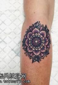 კლასიკური მკლავზე Brahma Tattoo Pattern