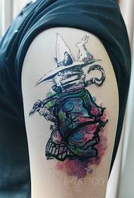 tatuaxe de debuxos animados no brazo do neno