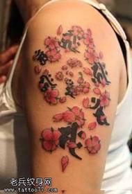 velika roka sanskritski vzorec tatoo češnje