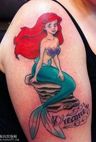 ຮູບແບບ tattoo mermaid ແຂນ