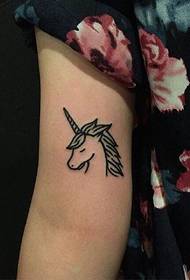 besoa unicornioko tatuaje eredu sinplea