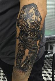 braccio maschile marea solo modello tatuaggio totem bianco e nero