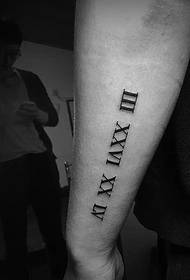brazo fóra foto de tatuaxe de carta romana