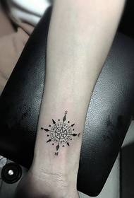 grúpa stíleanna difriúla de phictiúir aonair tattoo lámh