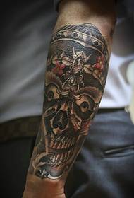 tatuaggio tatuaggio teschio braccio personalità divertente