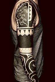 Ustoppelig arm klassisk totem tatovering tatovering