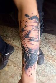Le persone vogliono vedere più del tatuaggio del totem del braccio