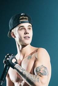 Bieber kreaze earm tatoetwurk