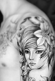 brazo un patrón de tatuaxe de retrato de beleza anime