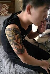 Il grande fiore antico picture l'immagine del tatuaggio è molto accattivante