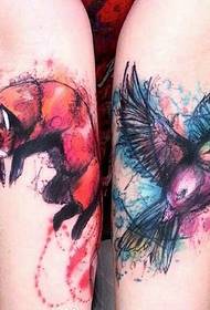 Dvojno oborožena akvarelna tetovaža živali