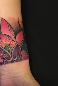 käsivarsi kaunis muoti lotus tatuointi kuva