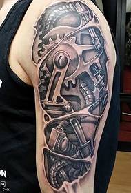 rokas mašīna tetovējums modelis