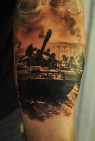 Ang Foreigner Arm Personalidad Tank battlefield Tattoo