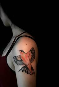 手臂小燕子紋身圖案自由飛翔