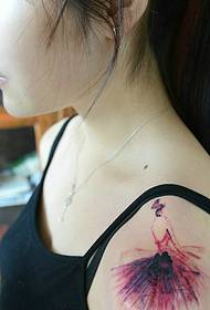 ສາວງາມທີ່ມີ tattoo ຂະ ໜາດ ນ້ອຍໃສ່ແຂນໃຫຍ່ 17396-girl right arm white dream dreamcher tattoo