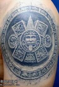 Arm alten Maya-Tattoo-Muster