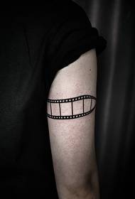 tatuaggio tatuaggio semplice totem braccio moda