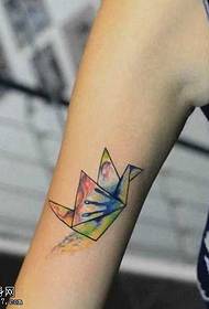 mudellu di tatuaggi di carta di bracciu di culore
