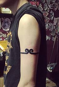 Yksinkertainen persoonallisuus modernistinen käsivarren tatuointi tatuointi