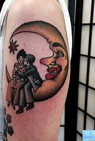 Mjesec ljubitelja tetovaže uzorak
