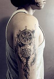kısa saçlı kız kol kişilik totem dövme resmi