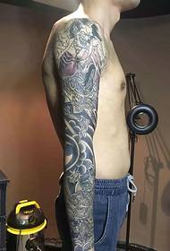 alkalmas férfi kar tetoválás képekhez