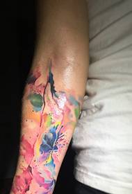 arm akvarell fantastisk fargerik tatovering