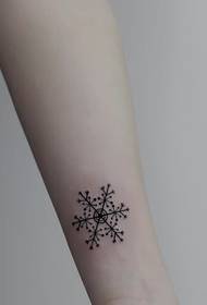 lima liʻiliʻi liʻiliʻi a me ka nani snowflake tattoo tattoo
