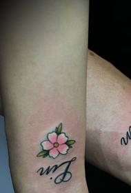 bunga ceri kecil dengan tato tato tattoo tato yang sederhana