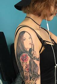 χέρι τατουάζ ομορφιά πορτρέτο εικόνα τατουάζ