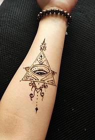Sada vzorů tetování Henna s navrácenou paží