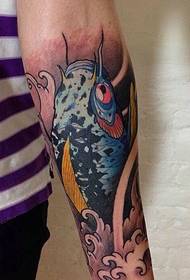 bella foto di tatuaggio di calamari di colore del braccio