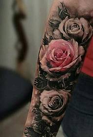 obraz tatuaż kwiat ramienia oszałamiający i wzruszający