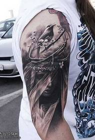 Braccio cenere modello femminile tatuaggio
