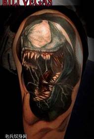 modello tatuaggio mostro mutante braccio