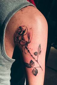 ziedu tetovējums rokas attēla ārpuses aromāta pārpilnībā