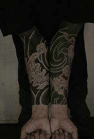 ຮູບພາບ tattoo stitching ແຂນ totem ແມ່ນເດັ່ນຫຼາຍ