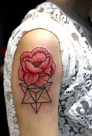 geometrische tattoo met arm-tatoeages met bloemen