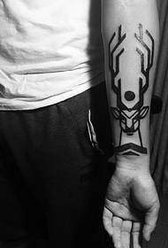 sab caj npab dub thiab dawb tus kheej totem tattoo tattoo