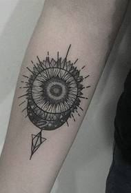 grupa simpatičnih crno-bijelih slika tetovaža ruku