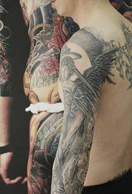 kar fekete-fehér angyal tetoválás képek tele személyiséggel