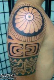 brazo patrón de tatuaxe tótem orixinal