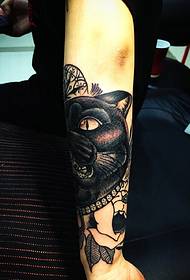 slika črne mačke sheriff tattoo slika je zelo edinstvena